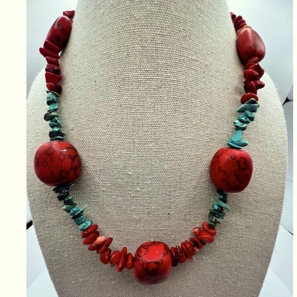 Vintage Genuine Red Coral, Howlite & Genuine Turquoise Necklace.  A30 - Picture 1 of 7